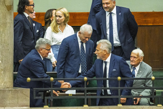 Duda, Komorowski, Kwaśniewski i Wałęsa. Oto byli prezydenci objęci podwyżkami 