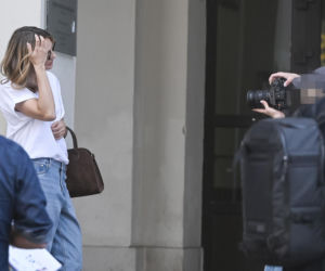 Małgorzata Socha przebiera się na ulicy