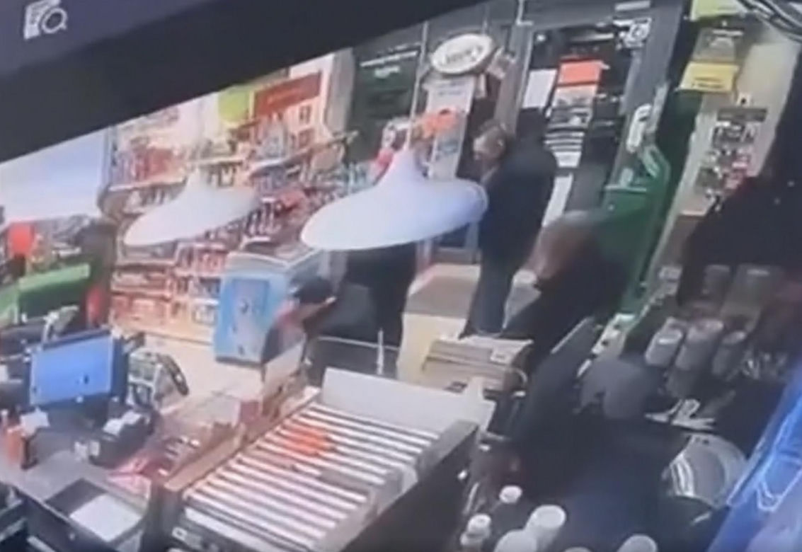 Chciał okraść sklep. 20-letnia Ola powaliła go na ziemię! Wszystko się nagrało [WIDEO]