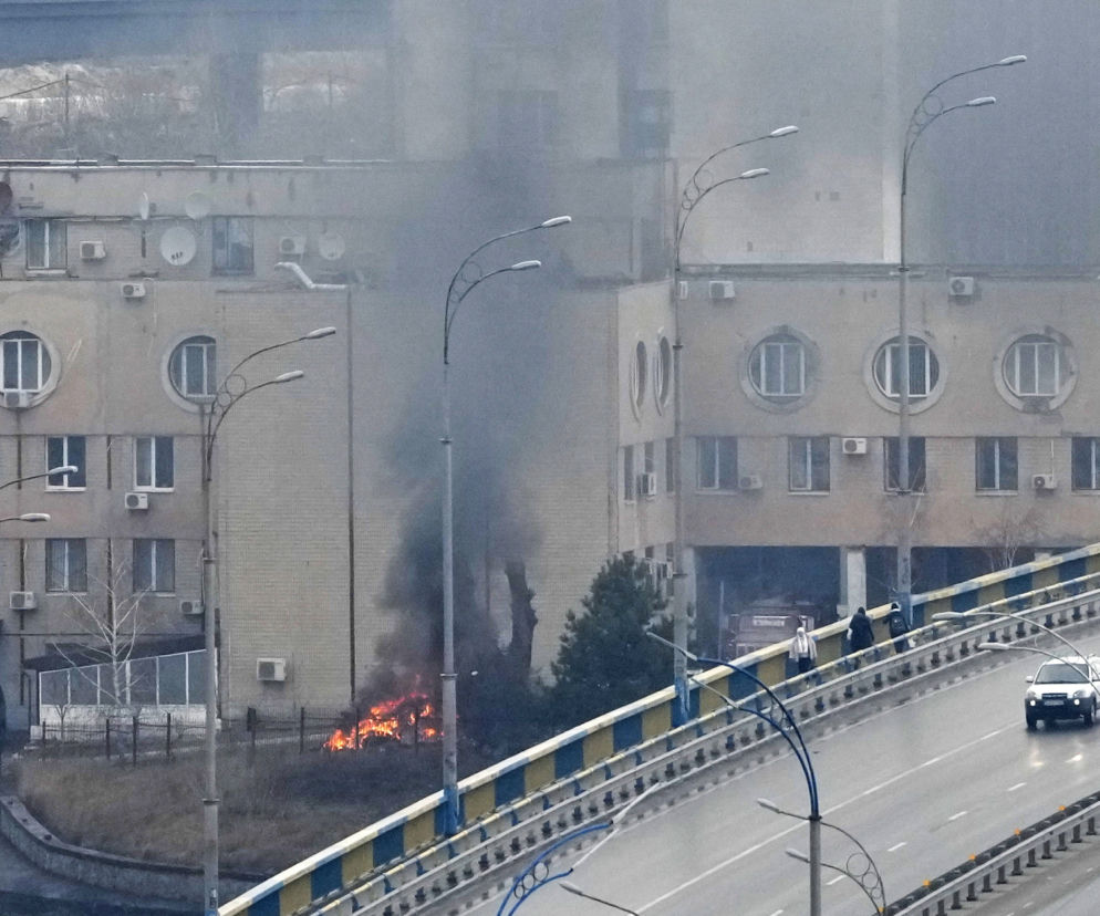 Tak po miesiącu wojny wygląda Ukraina. Gruzy, krew dzieci, rozpacz matek [ZDJĘCIA]