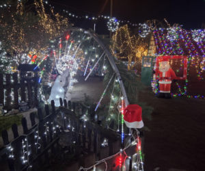 Bydgoski dom Griswoldów znów zachwyca. 300 tysięcy lampek robi niesamowity efekt