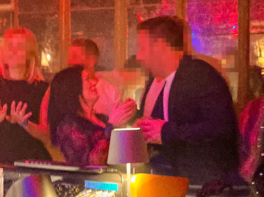 Katarzyna Cichopek w objęciach obcego mężczyzny. Tańcowali razem do rana