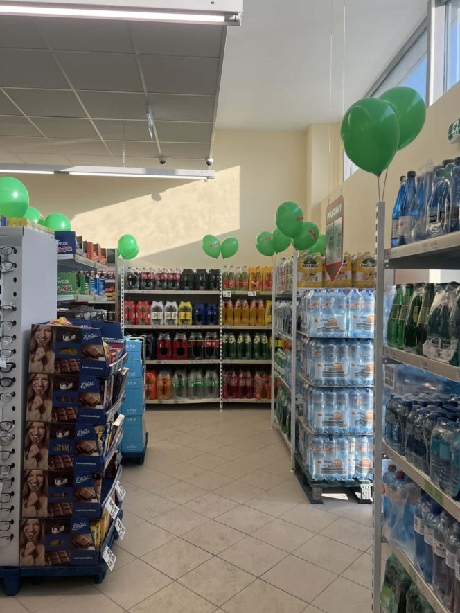 Pierwszy sklep Dino w Warszawie - dzień otwarcia