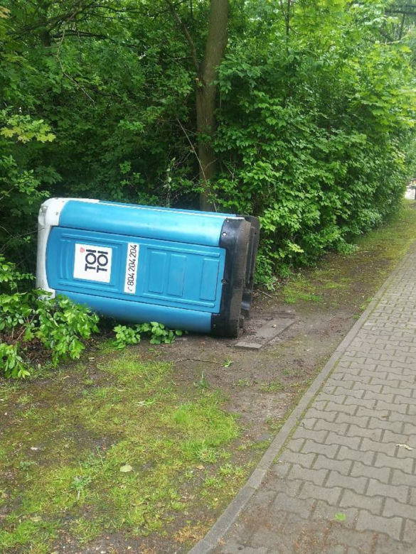 Łaziska. Tornado GŁUPOTY na ścieżkach zdrowia! Wandale wszystko zniszczyli