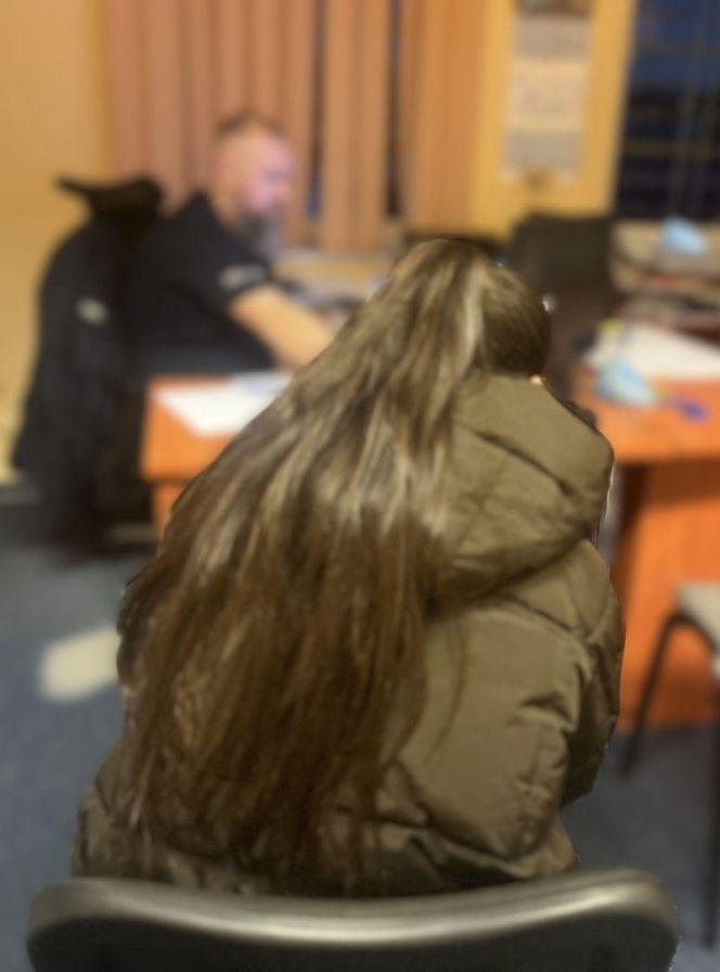 Trzy kobiety wpadły w ręce policji po serii kradzieży w sklepach odzieżowych. W sprzedaży łupów pomagał im ojciec