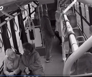 Uratował nastolatkę w autobusie! Bohaterski czyn kierowcy