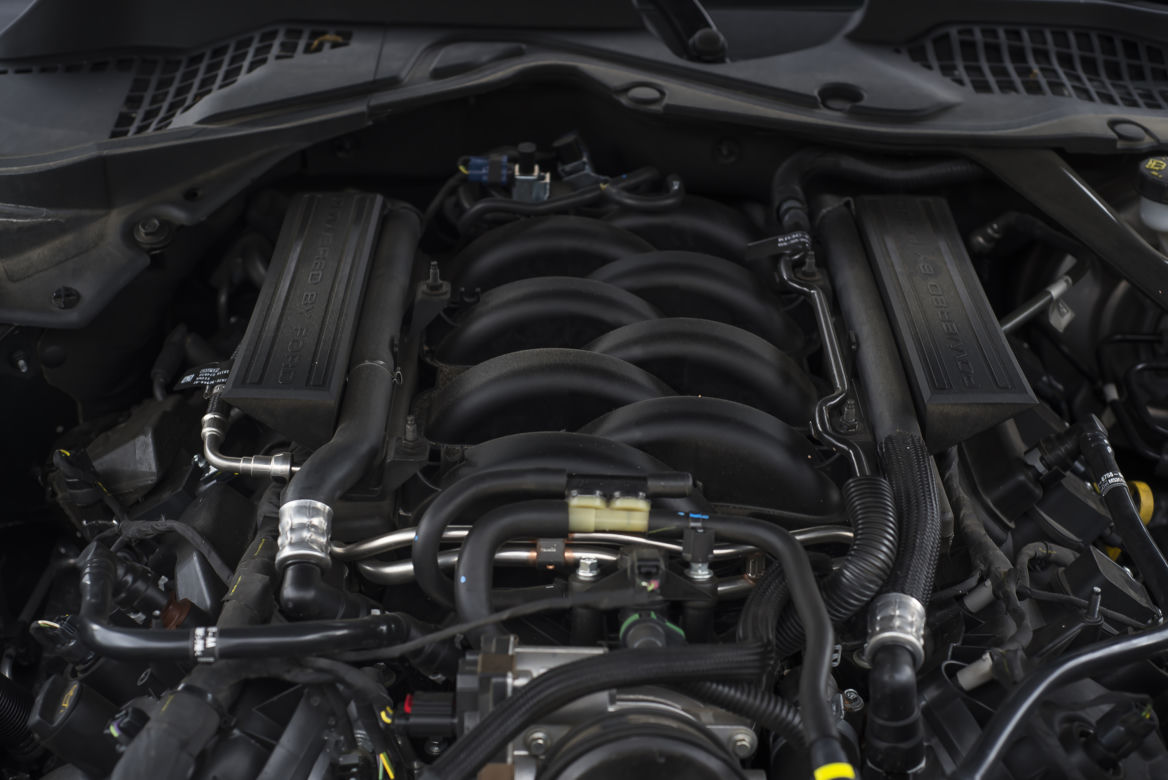 Ford Mustang Bullitt 5.0 V8 6MT
