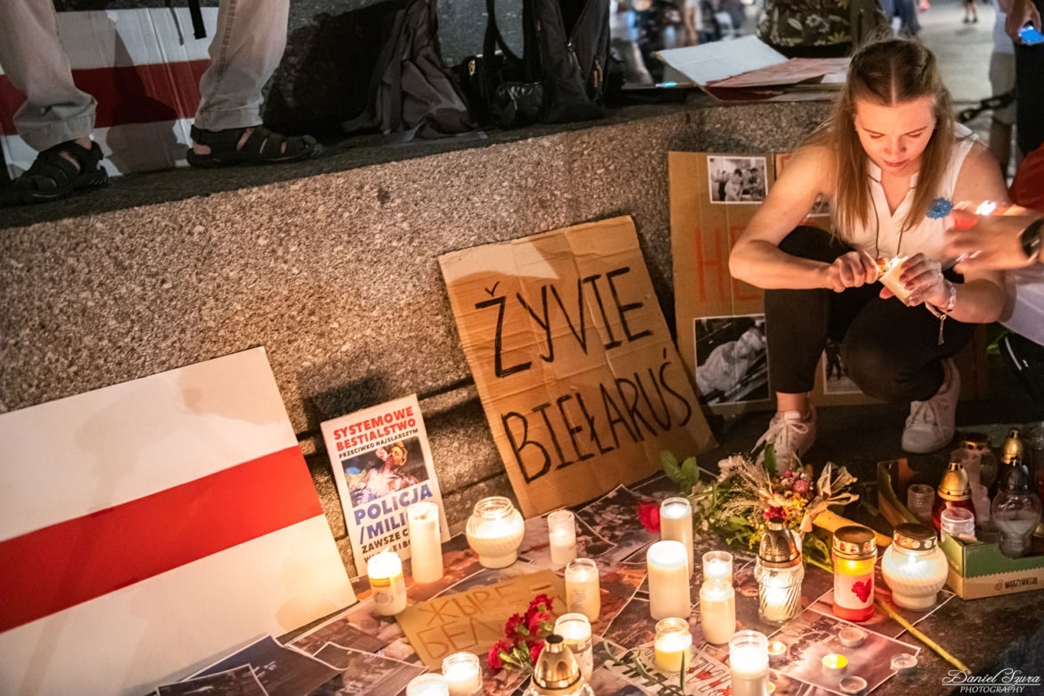 Manifestacja Białorusinów na rynku w Krakowie. "Precz z Łukaszenką!"