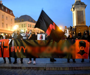 Ruszyły protesty kobiet w Warszawie