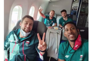 IO Tokio 2020. Tak polscy siatkarze lecą na igrzyska olimpijskie. Klasa biznes, rozkładane fotele