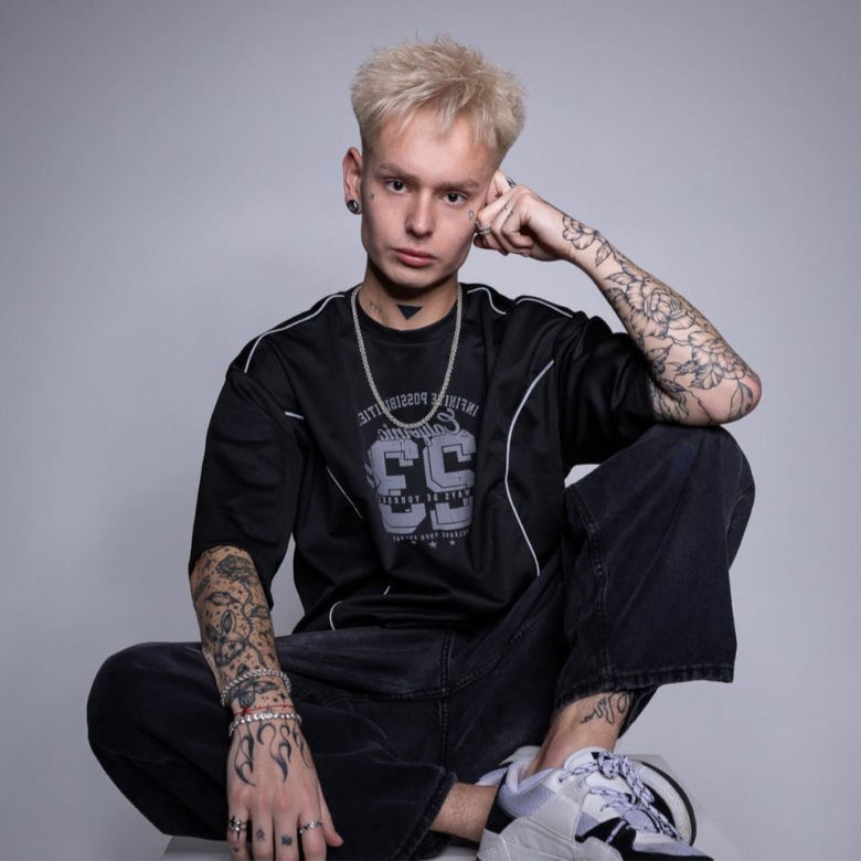 Michał Porąbaniec: Jedyny taki "król brwi" w mieście!