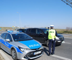 Rzeszowscy policjanci kontrolują czy nowe przepisy nie są łamane