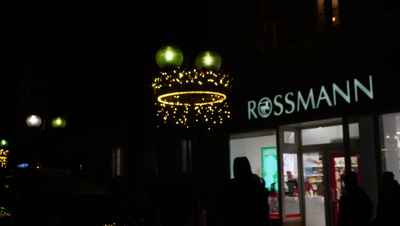 Olsztyn rozświetliły świąteczne iluminacje. Stare Miasto i centrum zachwycają!