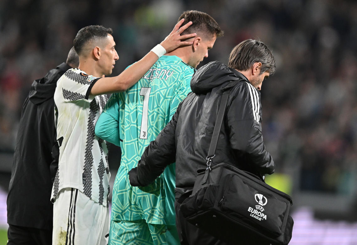Wojciech Szczęsny złapał się za klatkę piersiową w trakcie meczu. Opuścił boisko ze łzami w oczach! Tajemniczy problem