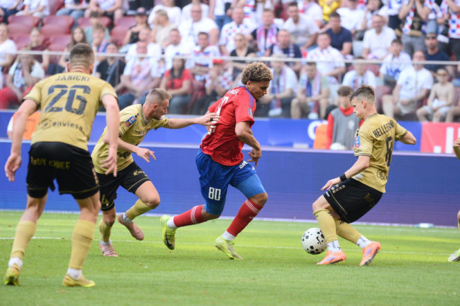 Puchar Polski pomiędzy Górnikiem Zabrze i Rakowem Częstochowa na PGE Narodowym w Warszawie