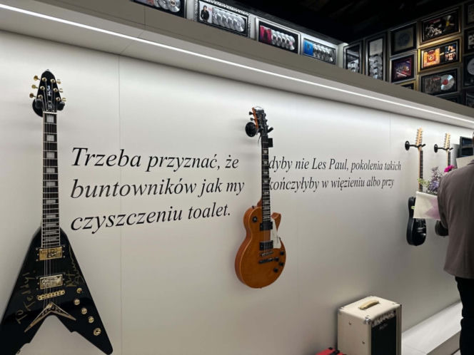 Ćmielów. Największa w Europie kolekcja gitar