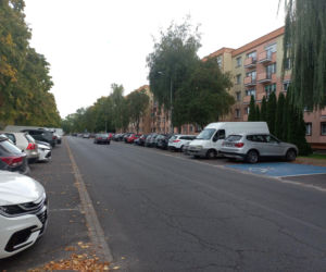 Nie dla lawet i dostawczaków. Od 5 października zmiany w parkowaniu na Zygmunta Starego w Lesznie