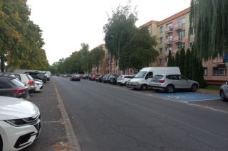 Nie dla lawet i dostawczaków. Od 5 października zmiany w parkowaniu na Zygmunta Starego w Lesznie