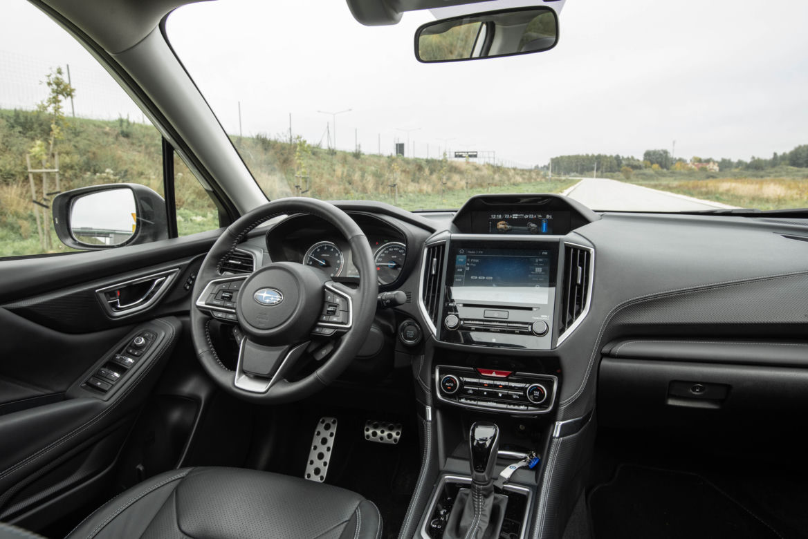 Subaru Forester e-BOXER vs Honda CR-V Hybrid