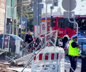 Groźny wypadek w centrum Opola. Auto wjechało w pieszych na chodniku