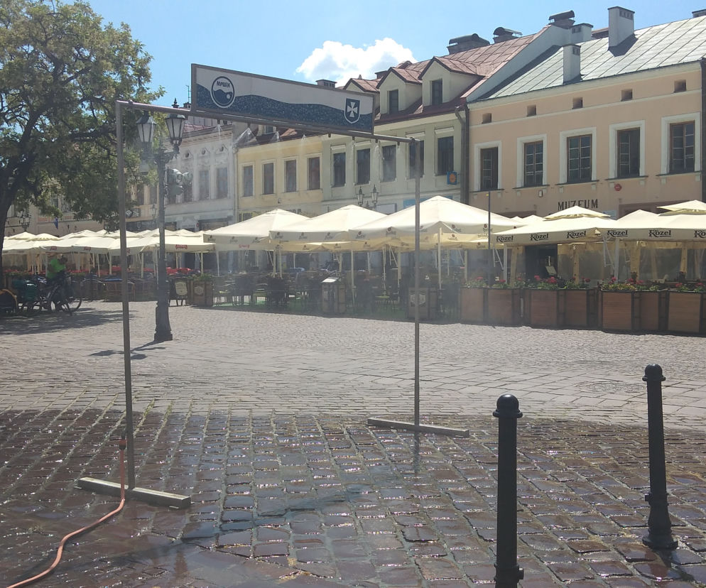 RZESZÓW. Szukacie ochłody? Znajdziecie ją na Rynku. Kurtyna wodna już działa!