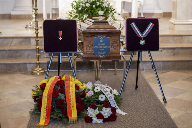 Tak wygląda teraz grób Edwarda Linde-Lubaszenko