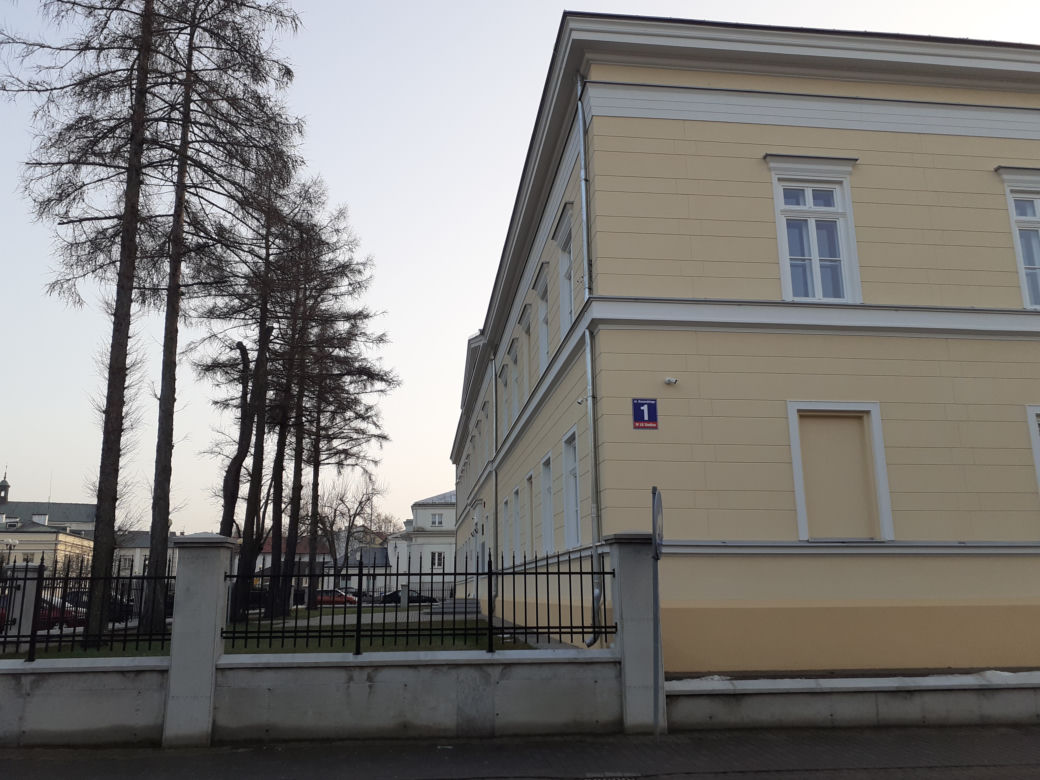 Siedleckie szkoły przy ul. Konarskiego i Prusa i ich okolica w lutym 2021 roku