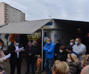 Przyszłość handlarzy z bazarku na Gocławiu jest w ich rękach