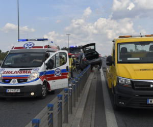 Wypadek Na S8, wjechał na barierki