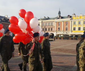 Zamość: Przedszkolaki wypuściły 100 balonów na 100-lecie niepodległości