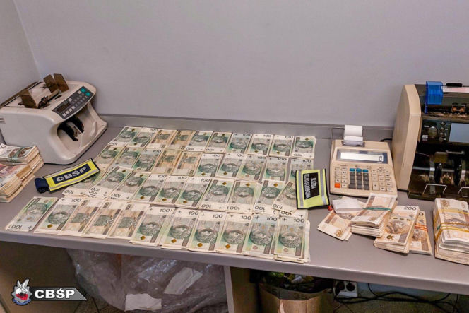 20 osób zatrzymanych za oszustwa VAT