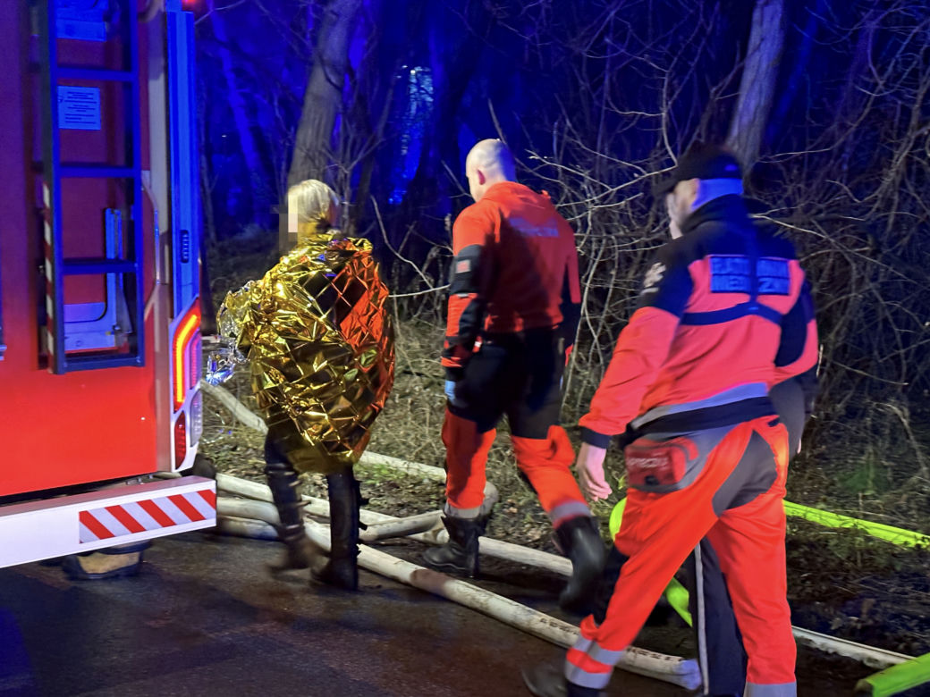  „Chwile przed tragedią miejsce tętniło życiem”. Ogromny pożar stadniny na Białołęce. Spłonęło 8 koni