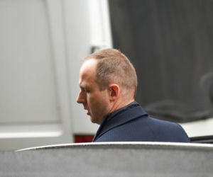 Szef KNF Marek Chrzanowski ucieka z firmy na złamanie karku