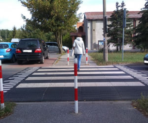 W Toruniu pojawiły się wyniesione przejścia dla pieszych. Sprawdziliśmy jak działają!