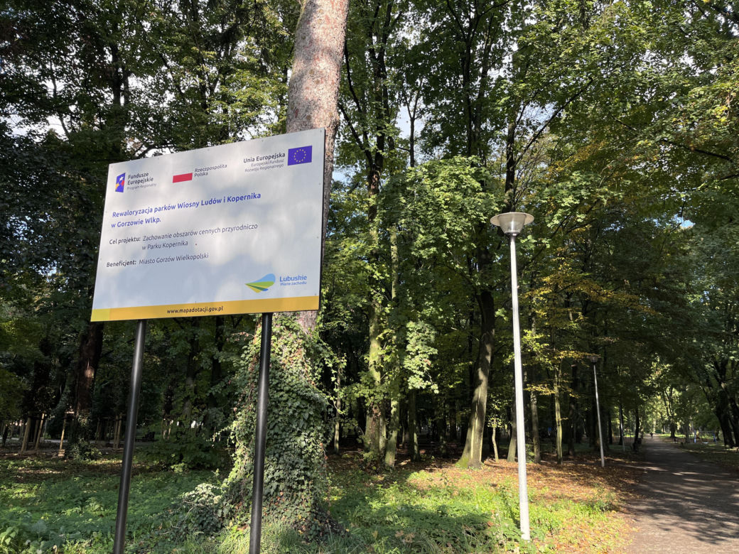 Park Kopernika w Gorzowie w jesiennej scenerii