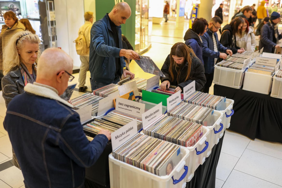 Przyszli do Galerii Katowickiej po unikatowe winyle. Przez dwa dni można było znaleźć muzyczne perełki