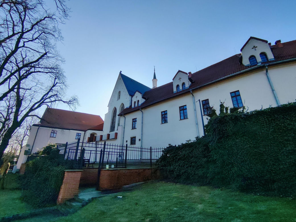 To miasto w województwie śląskim było stolicą. Znajduje się w nim perła śląskiego gotyku
