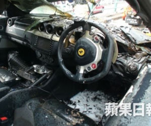pożar Ferrari FF w Hongkongu