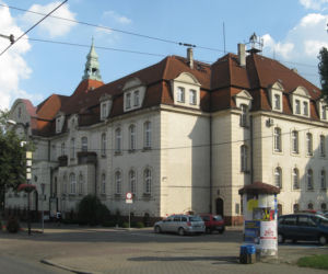 To miasto w województwie śląskim jest jednym z najgęściej zaludnionych w Europie. Leży blisko Chorzowa