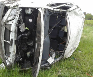 Bielsk Podlaski. Wypadek busa na DK 19. Dwóch pasażerów wyleciało z pojazdu [ZDJĘCIA]