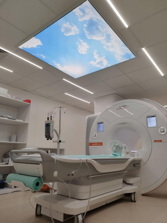 Krótsze badania i więcej możliwośći. Pracownia rezonansu magnetycznego w szpitalu w Łomży otwarta! ZDJĘCIA
