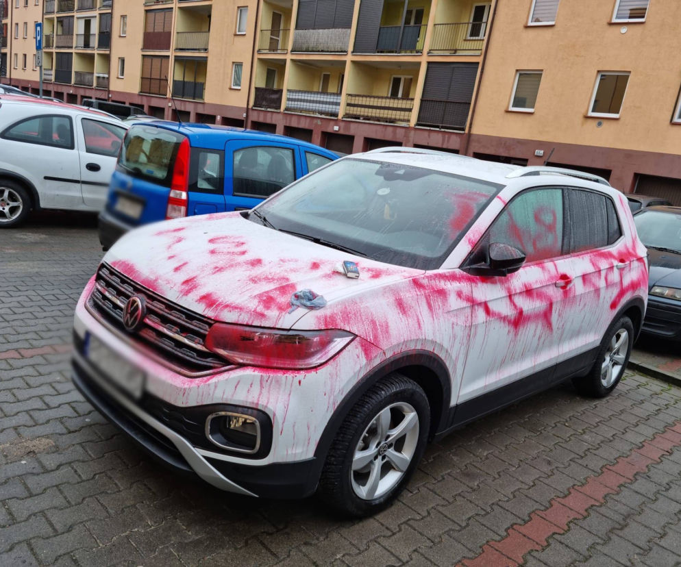 Wandal zniszczył auto pani Magdy! W Wągrowcu huczy od plotek