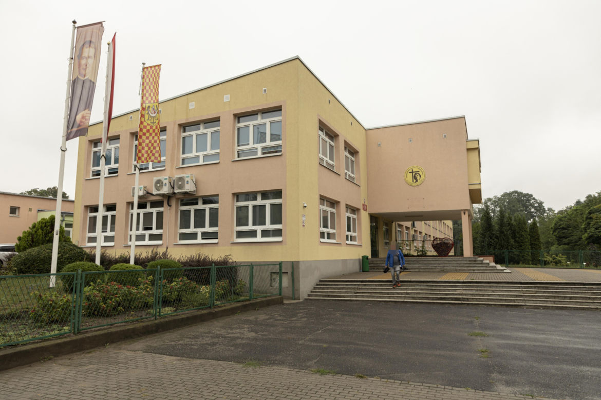 Dziecięca pornografia u ojca dyrektora
