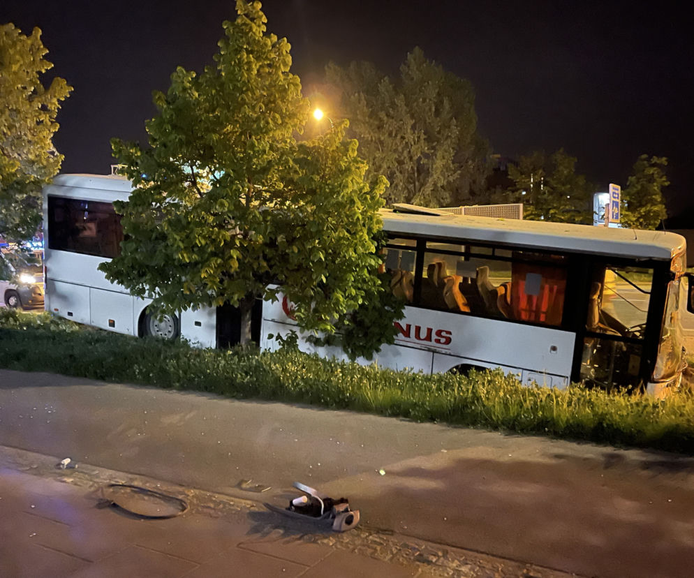 Pędził autobusem po ścieżce rowerowej. Pasażerka przeżyła chwile grozy!