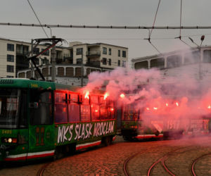 Tramwaj MPK pomalowany w barwy Śląska Wrocław