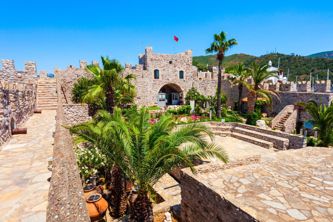 Marmaris – miasto portowe i kurort w Turcji