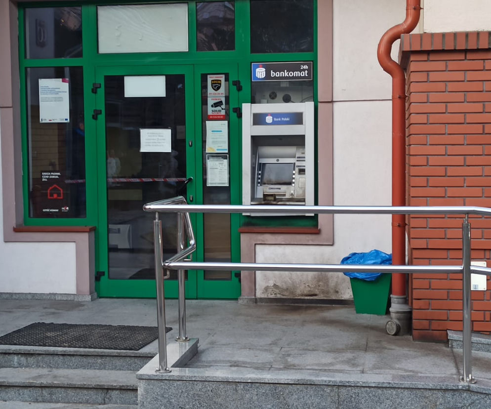 Próbowali wysadzić bankomat w Dywitach. Zatrzymano ich na gorącym uczynku w... kradzionym aucie [FOTO]