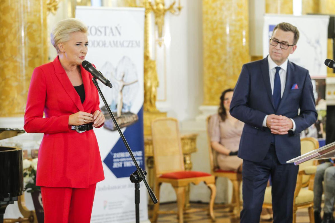 Maciej Orłoś już w tym tygodniu ma wrócić do Teleexpressu. Tak zmieniał się przez lata