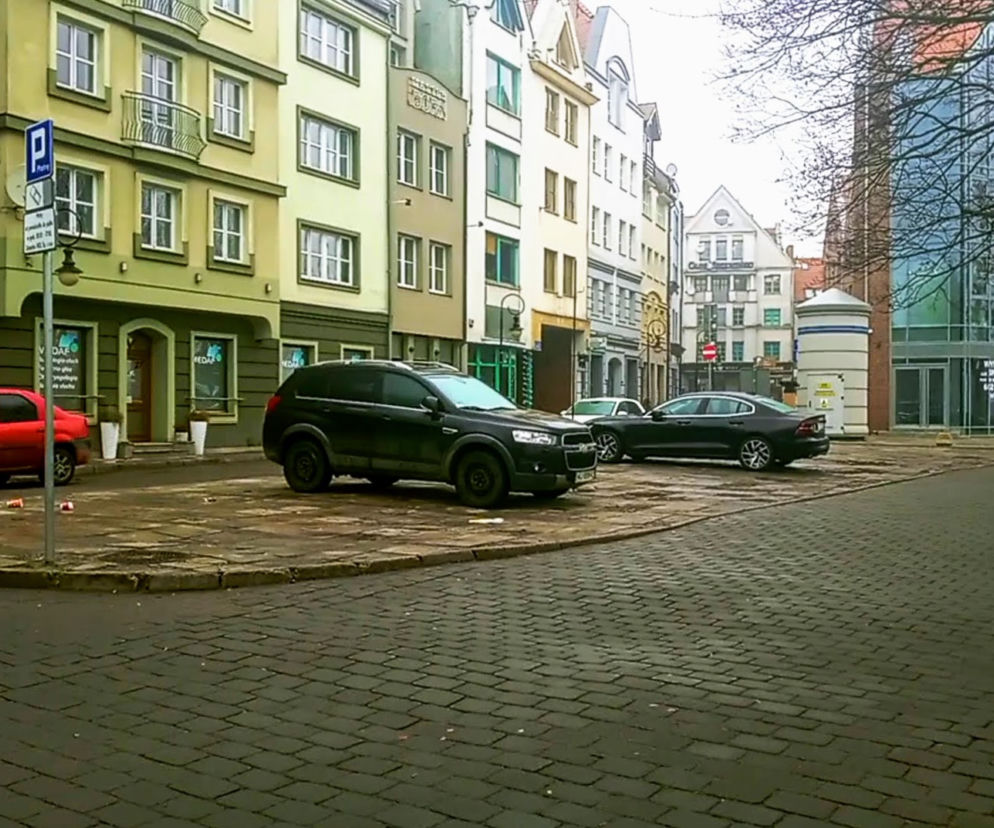 Podzamcze z płatnym parkowaniem