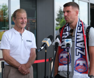 Lukas Podolski już w Zabrzu. Czekali na niego kibice